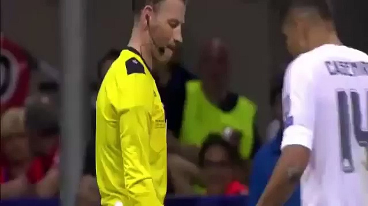 Mark Clattenburg - Pepe  ● Funniest Moment in The history of Champions League ●