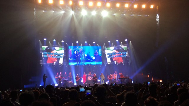 Eva : Hommage à Patrick Saint-Eloi lors du concert de Kassav'