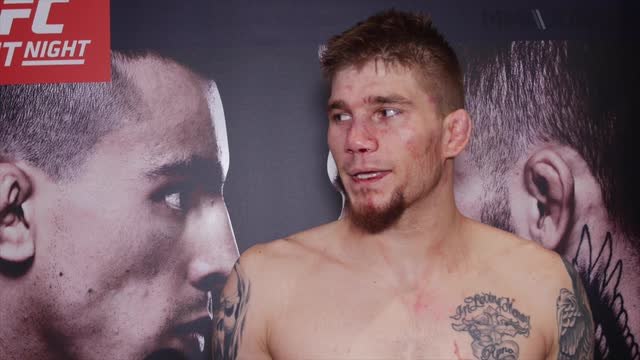 Jake Collier pushes past a broken nose to get a spectacular finish at UFC Fight Night 88