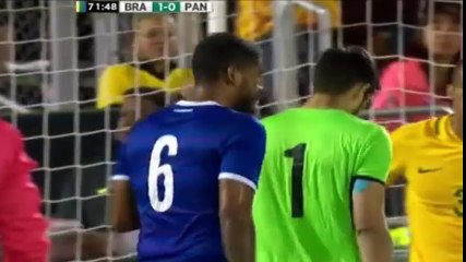 Hulk freekicks Brasil vs Panama