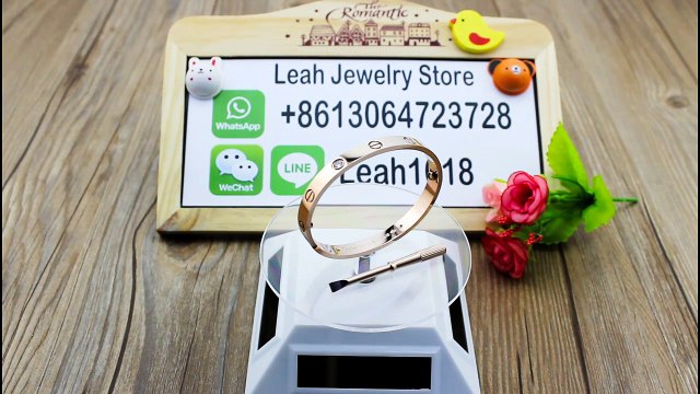 Cartier love bracelet pink gold 4 diamonds,18K Rose Gold,Top-quality