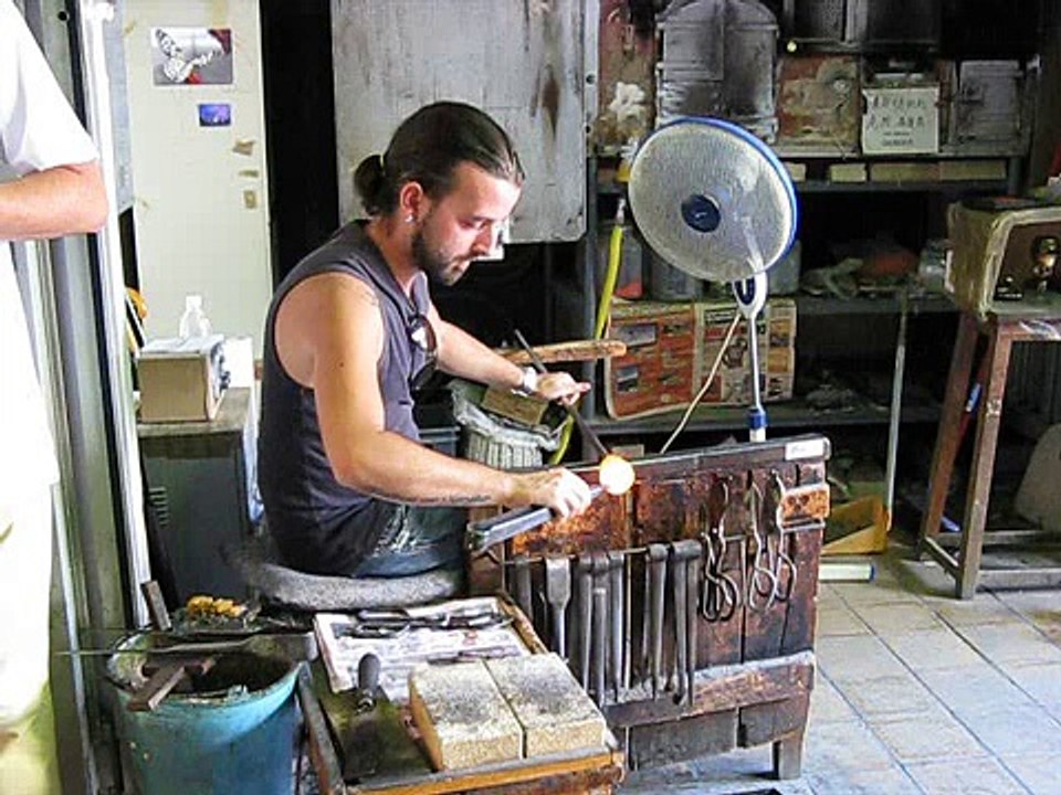 Making a horse in about 30 seconds from blowing glass. Venice, Italy 17-Jul-2009 @ 12:24