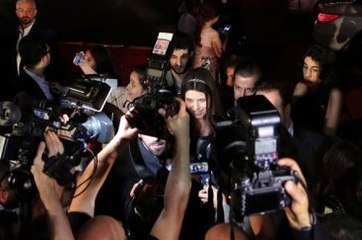 Gittiği Lübnan'da Gördüğü İlgi Beren Saat'i Şaşırttı