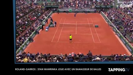 Roland-Garros 2016 : Stan Wawrinka joue avec un ramasseur de balles en plein match (Vidéo)