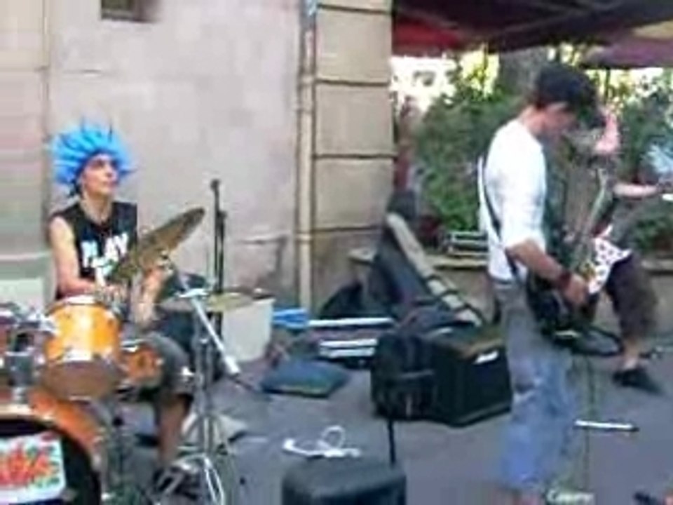 Nuclear Winter - Seven Nation Army (White Stripes cover)