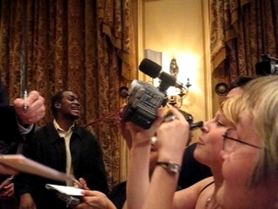 Bruce Willis Paris Die Hard AUTOGRAPHES