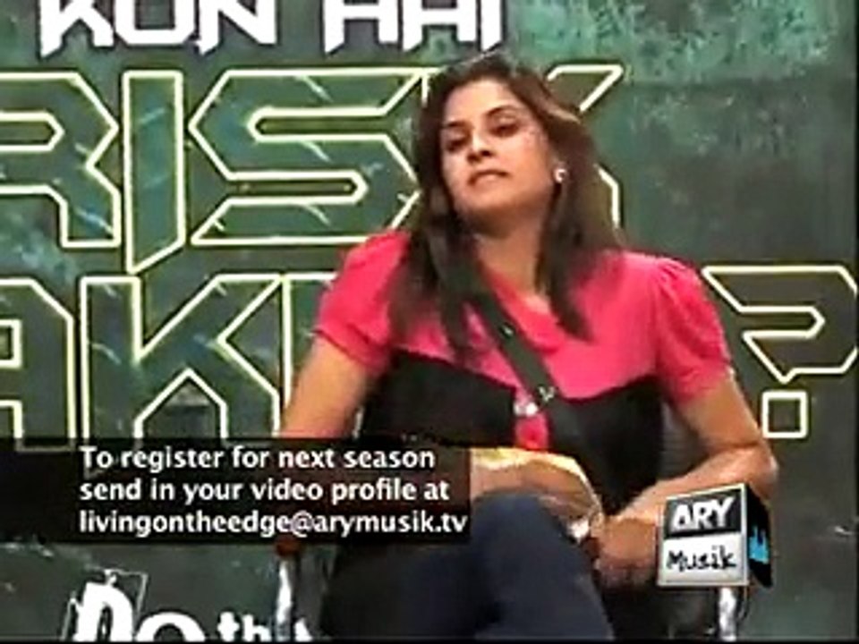 Waqar Zaka Asks Cheap Question To Girl Did You Get Physical With Your Boy Friend