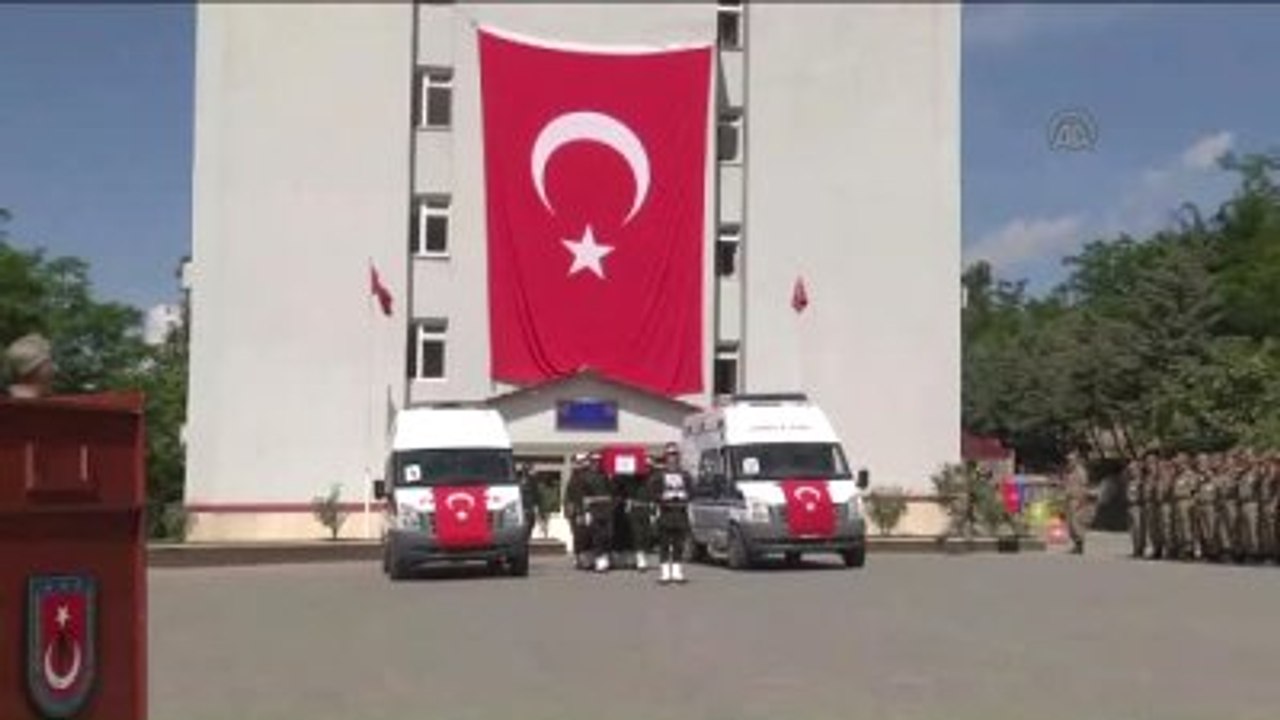 Şehitler Mehmet Düzenli ve Cuma Bilek İçin Tören