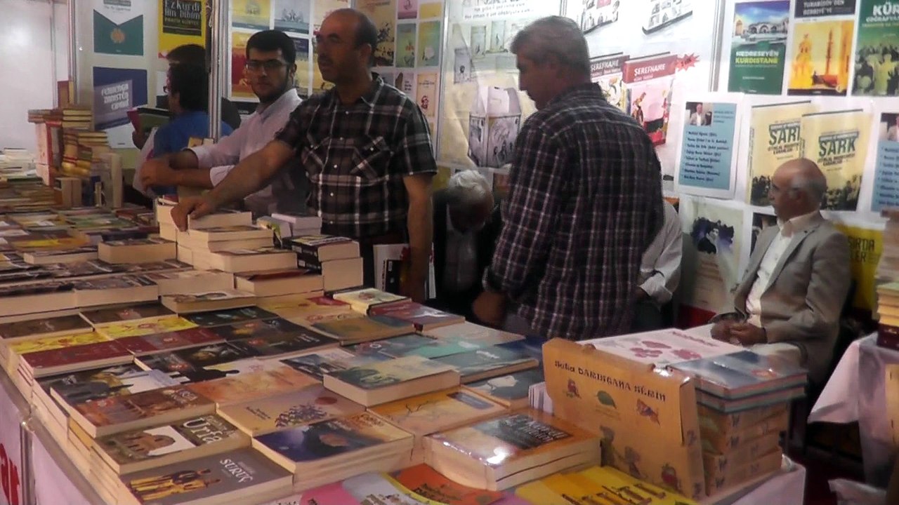 Urfalı yazarlardan fuara stant sitemi