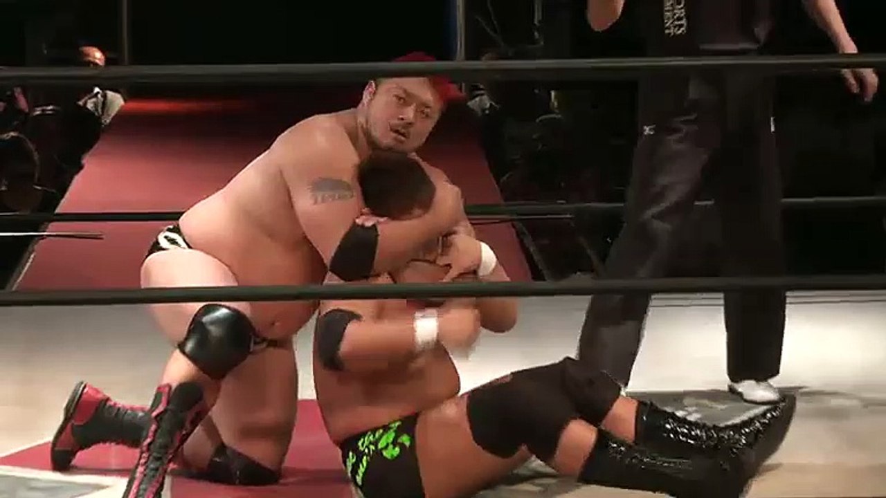 05.15.2016 Yasufumi Nakanoue vs. Yuji Hino (W1)
