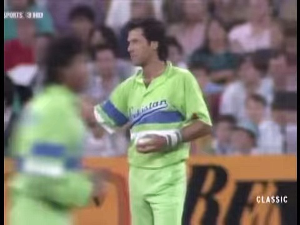 Batsman Shivering while Imran Khan Bowling