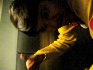 How spider man climbs?