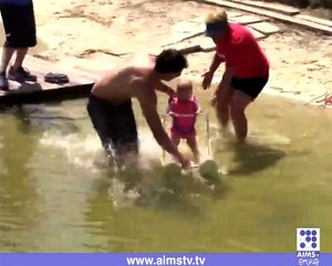دنیا کا سب سے کم عم ترین 3 سالہ تیراک جس نے سب کو حیران کردیا