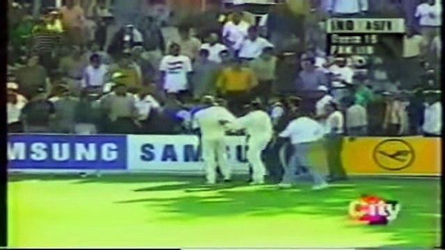 The Dirty Side of India vs Pakistan Cricket - Fights, Sledging, Angry & Crazy moments