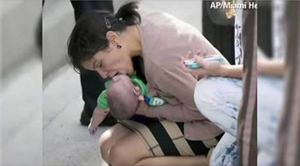 Este bebé deixou de respirar enquanto estava na cadeira... O que a sua tia fez... UAU! Impressionante!