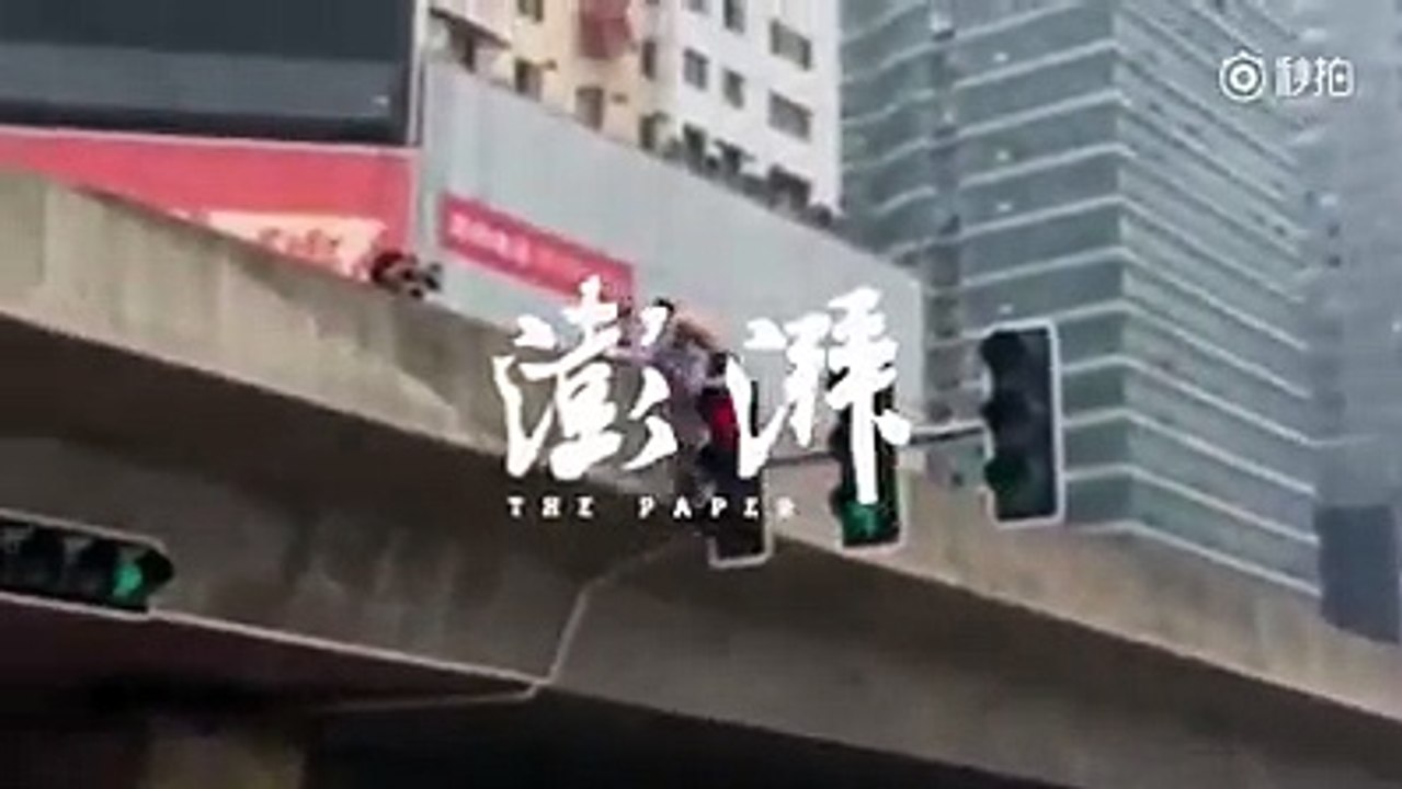 1464512379296