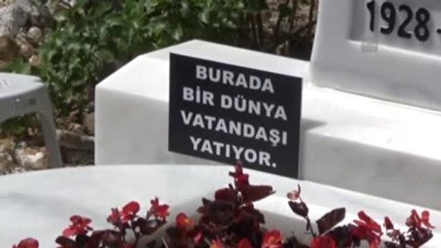 Karikatürist Bedri Koraman Anıldı