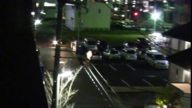 Ce camion terrorise les gens dans les rues de Tokyo !