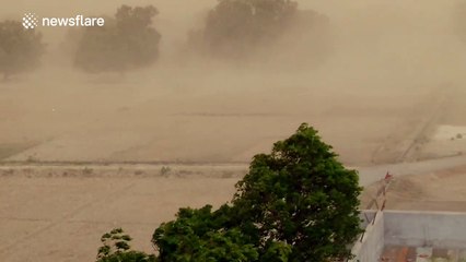 Huge storm hits Bhadohi, India