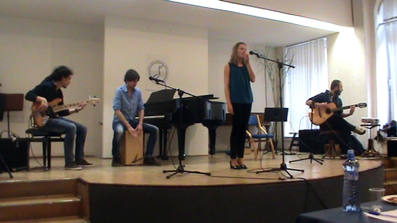 spievam po francúzsky 2016  cat. 15-17 ans 1.pl.  GRANECOVÁ Viktória - Camille - au port