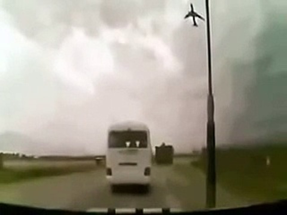 Omg Aroplan Crash Live Video.mp4