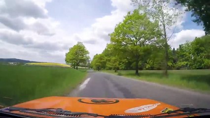vue impressionnante après un crash en rallye