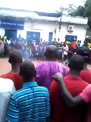 La Casamance et ses mystères -un kankourang danse sur du feu !!! - YouTube