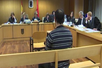 Condenan al que estrelló su coche contra la sede del PP