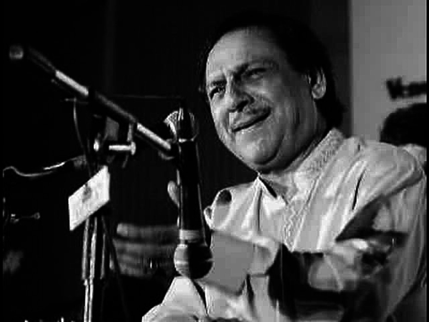 chamakte chand ko by nabeel shaukat ali mp3