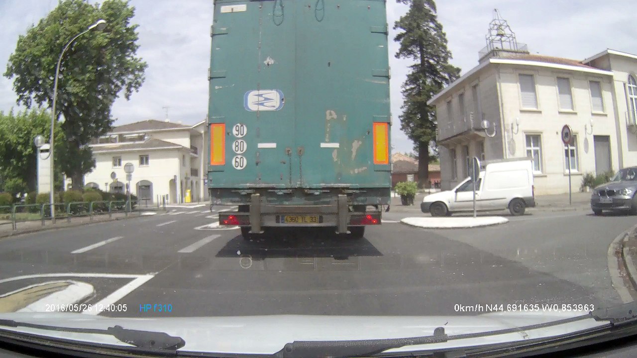 route en sens inverse et interdit  à marcheprime