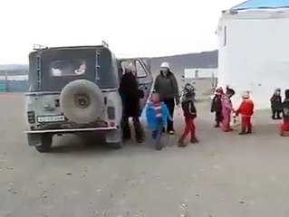 Too many people in a Jeep - Incredible