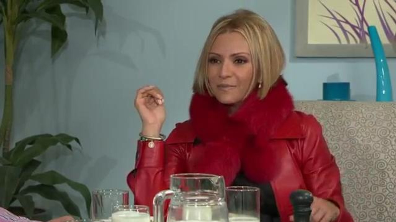 Daniela Castro ( Pina Arteaga) en UNA FAMILIA CON SUERTE Capitulo 161