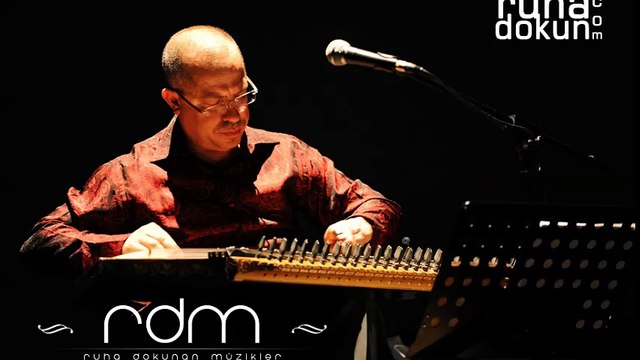 Göksel Baktagir . Küçük Hanımın Öyküsü