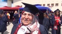 Eskişehir 63 Yaşındaki Sabiha Hanım, 38 Yaşındaki Kızıyla Birlikte Üniversiteden Mezun Oldu