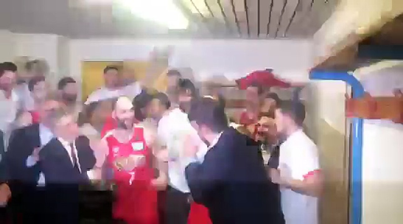 Πάρτι-αποδυτήρια 2