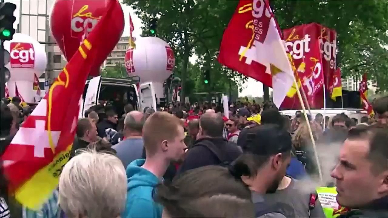 Une rescapée du massacre d'Oradour-sur-Glane refuse d'être décorée par Manuel Valls