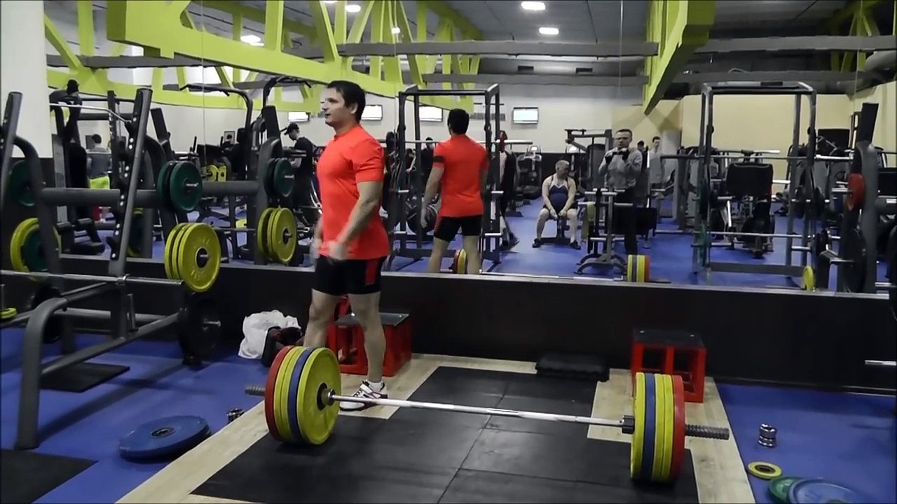 Классическая становая тяга 210 кг. Собственный вес 79,2 кг.