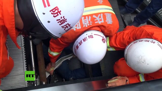 Hombre sobrevivió a un aparatoso accidente en una escalera mecánica