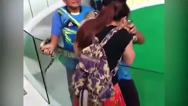 Snake bites girl trying to kiss him