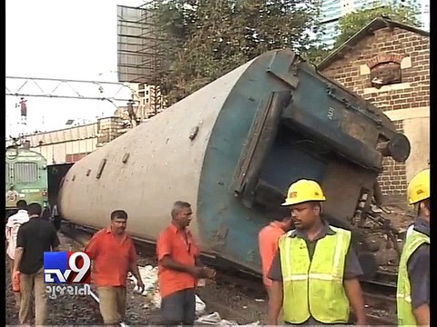 Mumbai - Empty coach derails, affects services on Western line; locals running late by an hour - Tv9