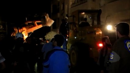 غارات روسية على أحياء بمدينة إدلب