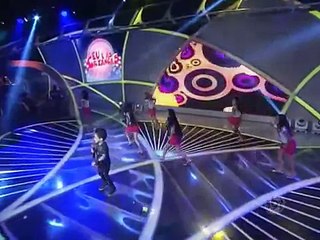 Nicollas Gabriel cantando - Maus Bucados do Cristiano Araujo no programa do Raul Gil 27/09/14