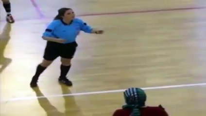 Hakem, Beşiktaşlı taraftarlarla tartıştı