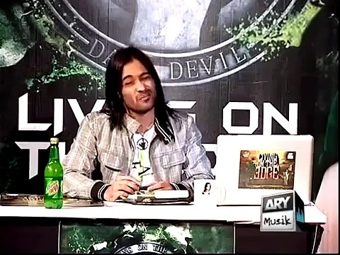 How Waqar Zaka Punished A Molvi In His Show