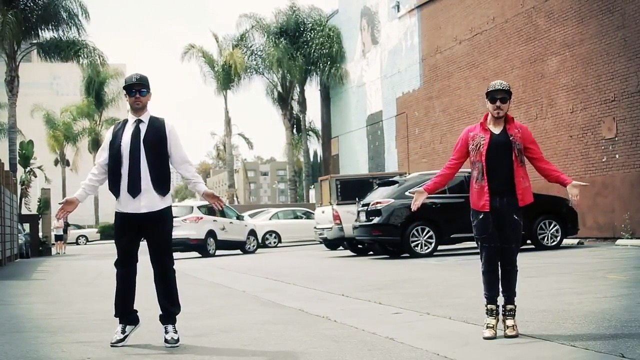 Beat it (Micheal Jackson) Popping Jonh & Ricardo Walker Tribute to Mj