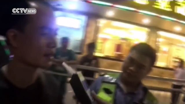 Conducteur bourré pendant un controle d'alcoolémie fait semblant de souffler et rate le test 20 fois de suite