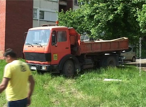 Sanacija betonskih staza u Boru, 31. maj 2016. (RTV Bor)