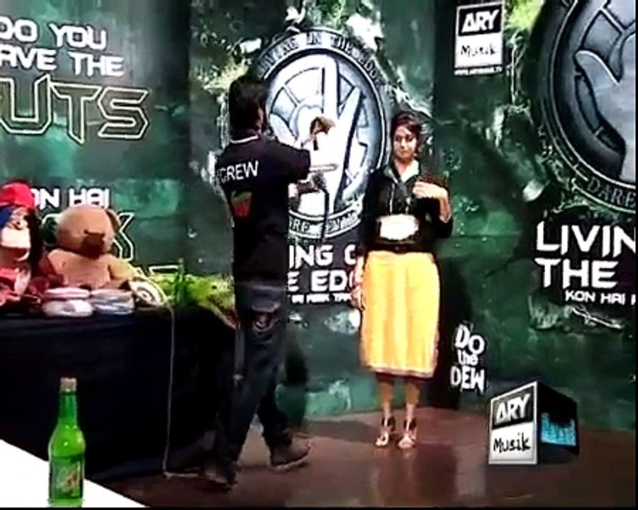 What Happened With This Girl In Waqar Zaka Show