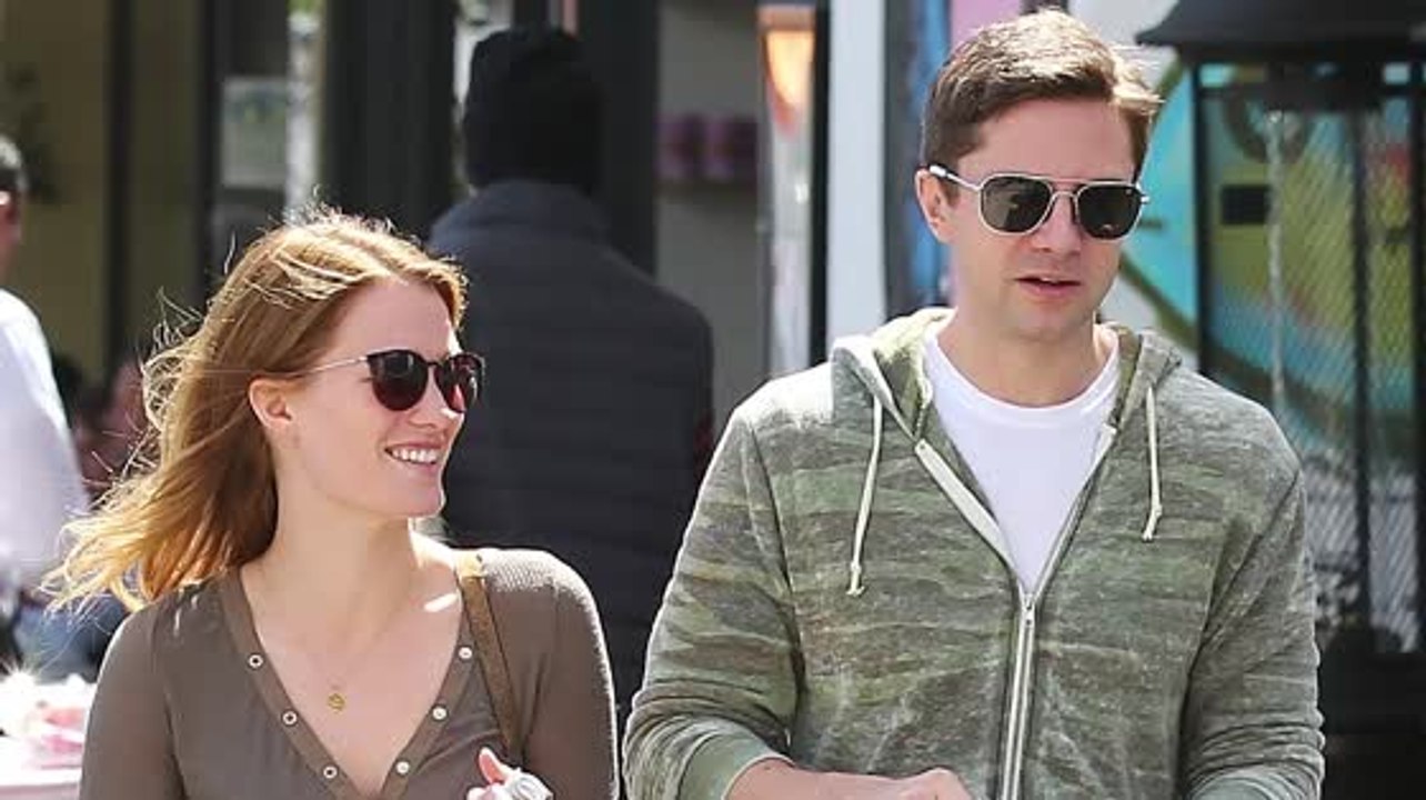 Topher Grace heiratet Ashley Hinshaw