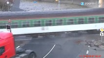 Un train fonce à pleine vitesse sur un camion